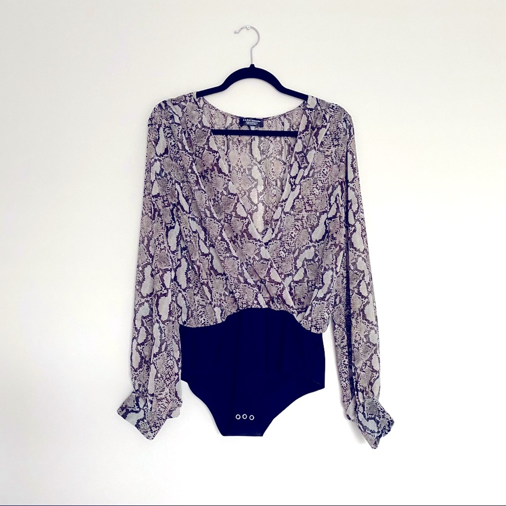 Zara Snakeprint Body V Neck Trendy XL NWOT